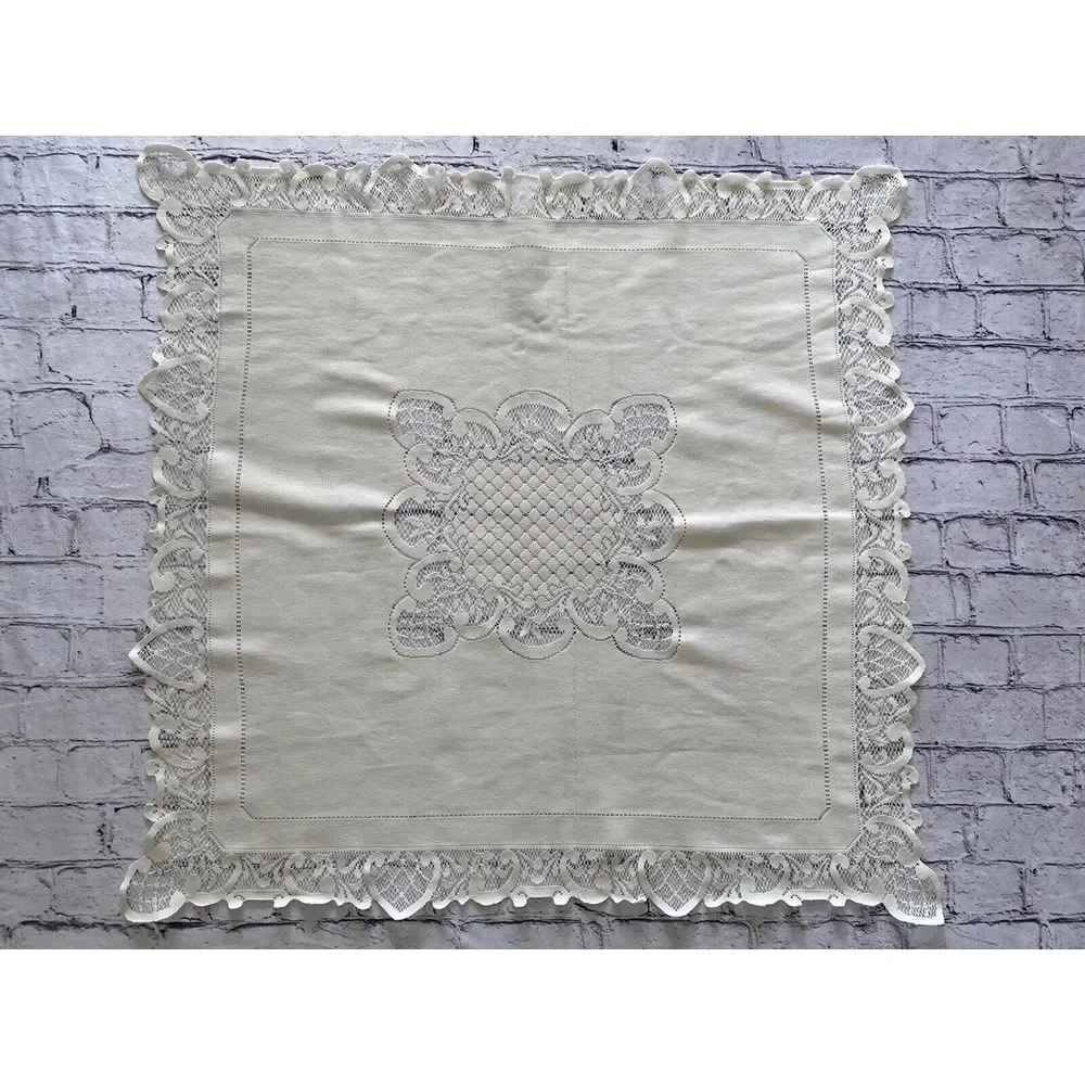 Vintage 1980s Ivory Lace Leaves Rectangle Tablecloth Cottage Farmhouse 26